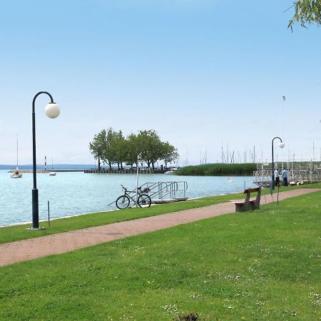 Holiday Home Balatontourist Fuered-3 By Interhome Balatonfured Luaran gambar